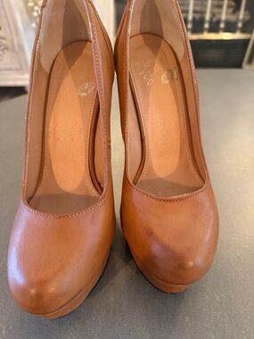 Colin Stuart Cognac Platform Pumps